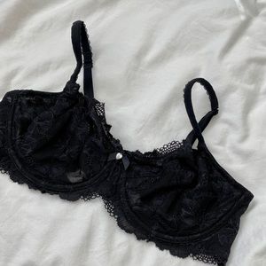 Victoria’s Secret Unlined Dream Angels Bra